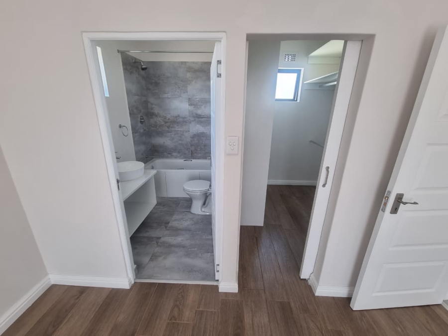 2 Bedroom Property for Sale in Rondebosch East Western Cape